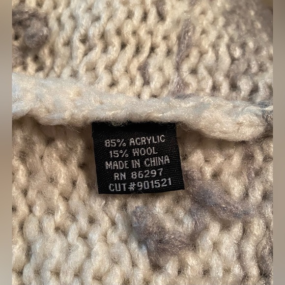 NWT BCBG MAXZARIA SHAW/PONCHO - Picture 3 of 8